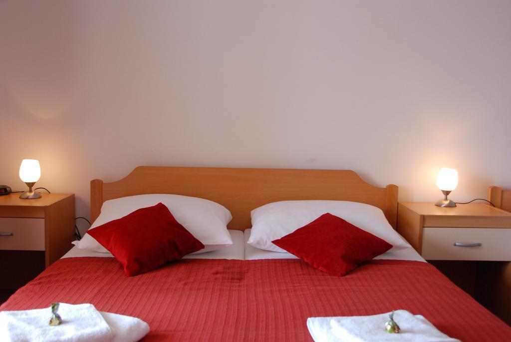 Apartments Saldun Trogir Bagian luar foto