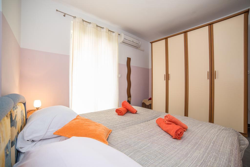 Apartments Saldun Trogir Bagian luar foto