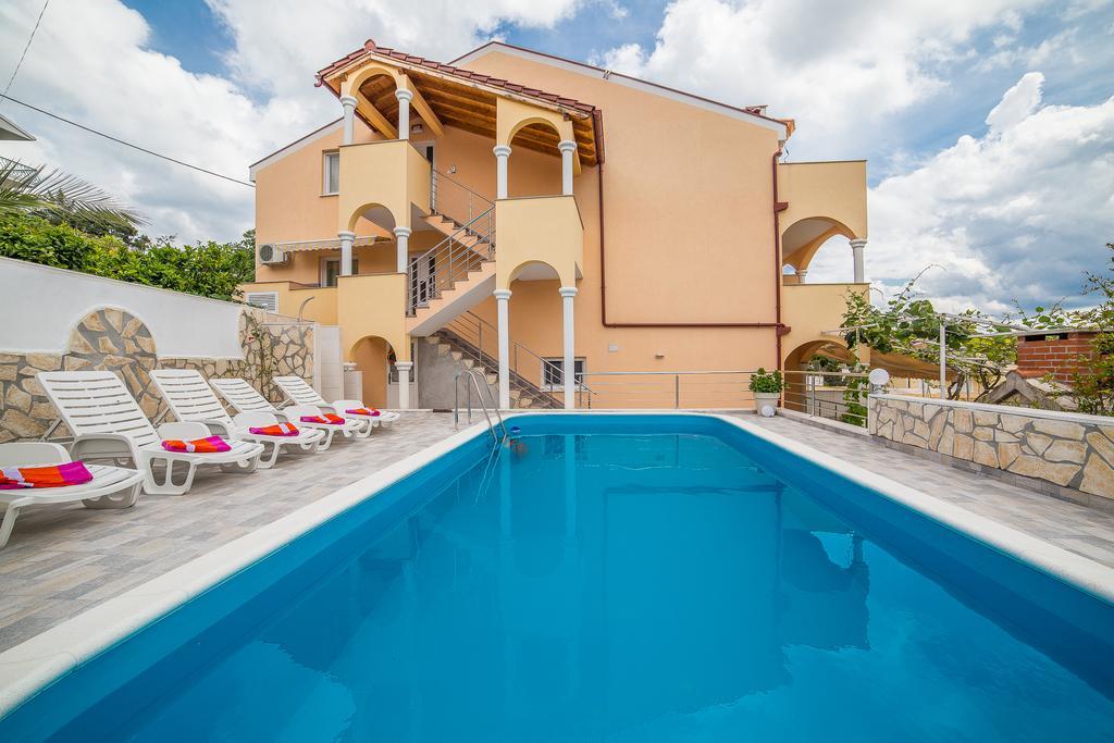 Apartments Saldun Trogir Bagian luar foto
